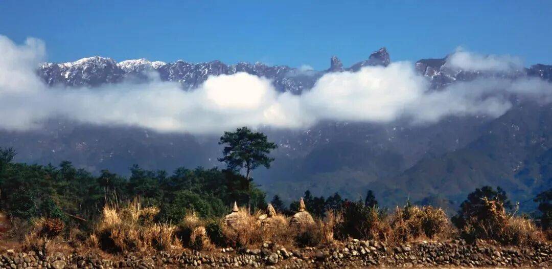 为什么年轻人迷上了爬山? | 秋高气爽<strong></p>
<p>币聪</strong>,是时候出发了→