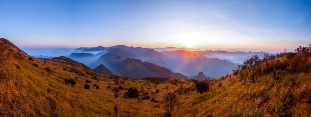 为什么年轻人迷上了爬山? | 秋高气爽<strong></p>
<p>币聪</strong>,是时候出发了→