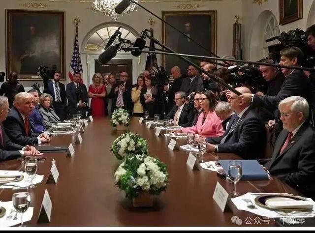 他被特朗普当众羞辱<strong></p>
<p>怎样进入币圈</strong>，全场都在哄笑