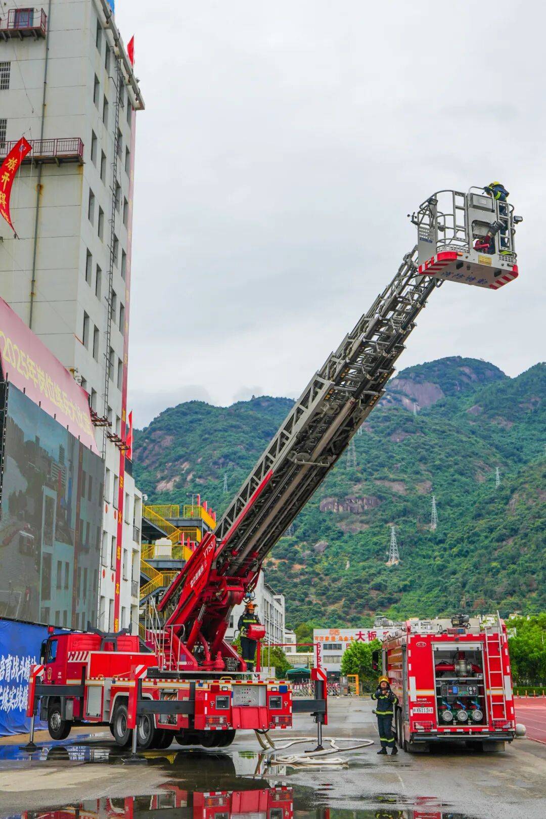 燃动赛场<strong></p>
<p>怎样进入币圈</strong>！三明消防激战 2025全省岗位练兵“龙虎榜”比武