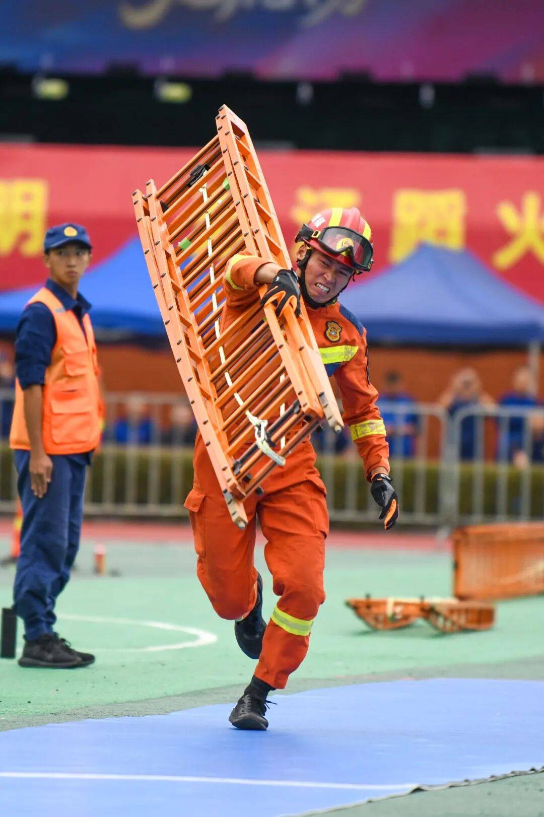 燃动赛场<strong></p>
<p>怎样进入币圈</strong>！三明消防激战 2025全省岗位练兵“龙虎榜”比武