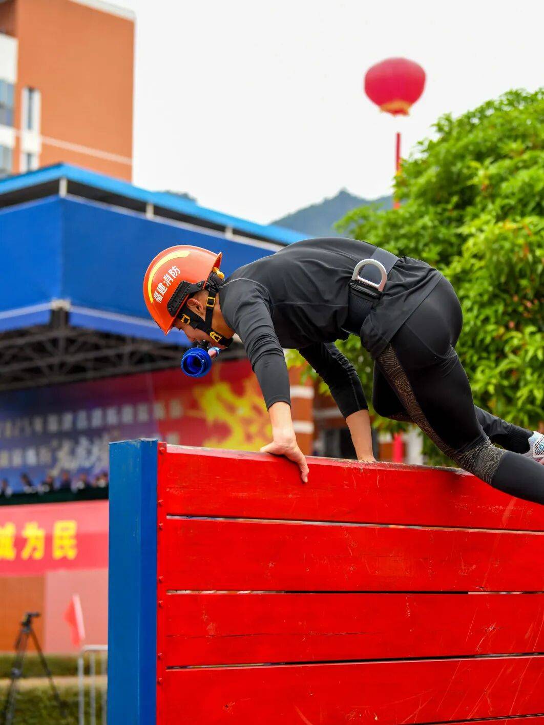 燃动赛场<strong></p>
<p>怎样进入币圈</strong>！三明消防激战 2025全省岗位练兵“龙虎榜”比武