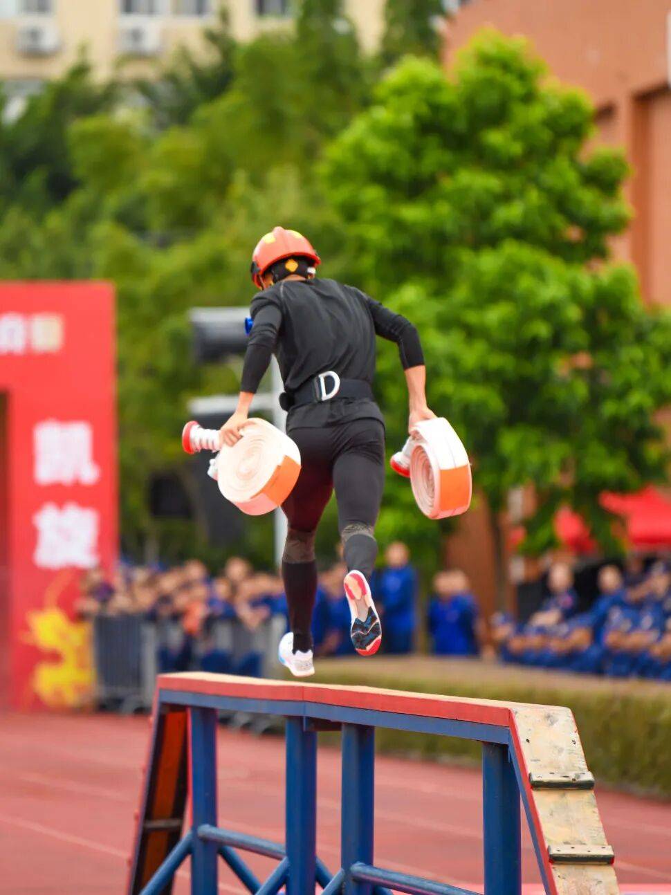 燃动赛场<strong></p>
<p>怎样进入币圈</strong>！三明消防激战 2025全省岗位练兵“龙虎榜”比武