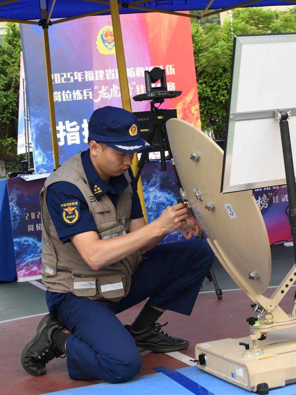 燃动赛场<strong></p>
<p>怎样进入币圈</strong>！三明消防激战 2025全省岗位练兵“龙虎榜”比武