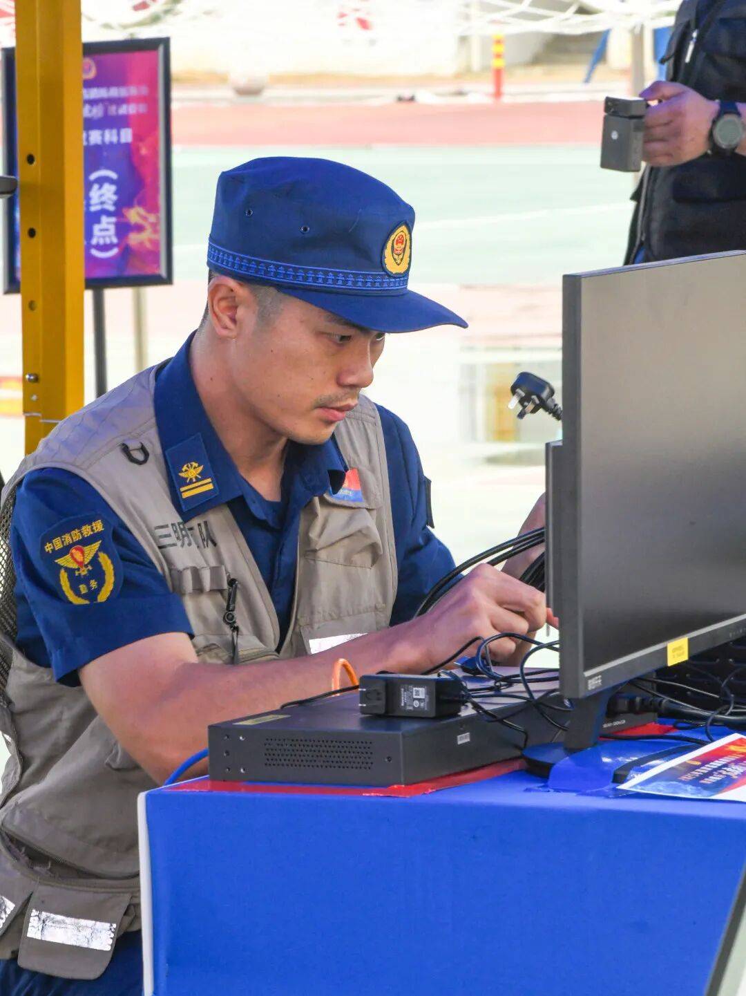 燃动赛场<strong></p>
<p>怎样进入币圈</strong>！三明消防激战 2025全省岗位练兵“龙虎榜”比武