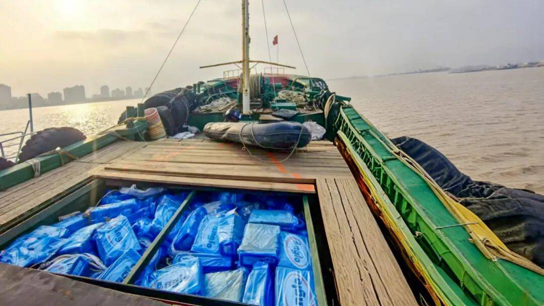 半年出海7次<strong></p>
<p>怎样进入币圈</strong>，神秘渔船从未带回1条鱼，背后是一桩大案！