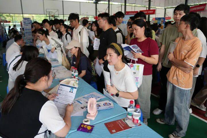 思想之光照亮奋进之路