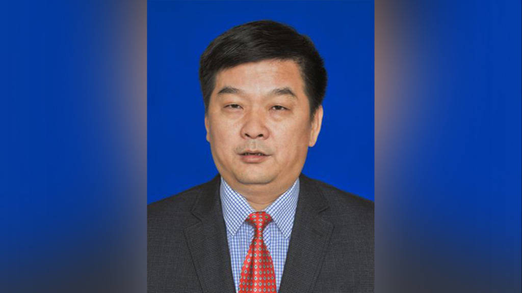 担任咸宁市委副秘书长8个月后，郑奇明转任市科技局党组书记