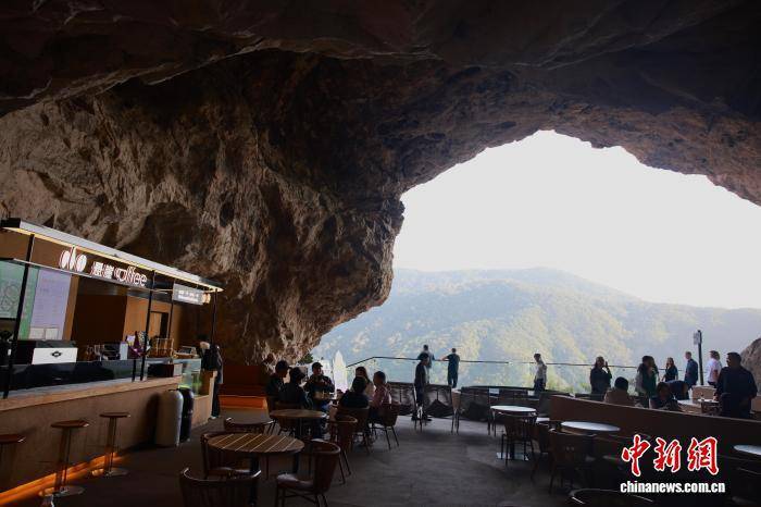 浙江温州乐清雁荡山：悬崖咖啡助力传统景区焕新出圈