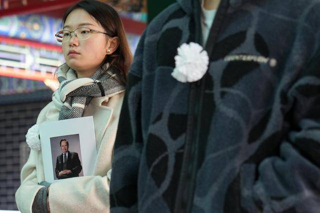 杨振宁遗体告别仪式在北京举行