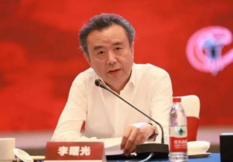 五粮液原董事长李曙光被“双开”：贪婪腐化<strong></p>
<p>德币</strong>，为他人在获取酒类经销权等方面谋取利益