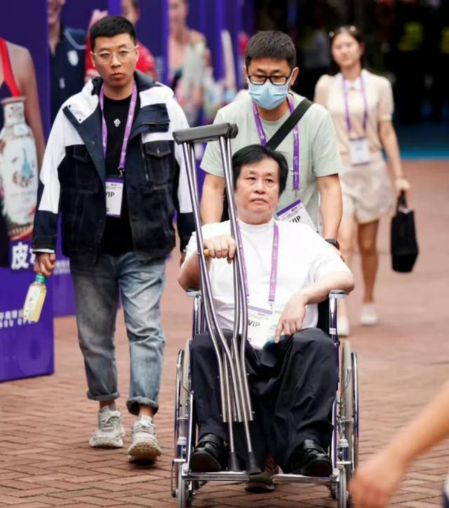 登机视频曝光<strong></p>
<p>币率兑换</strong>，郑智化道歉！除了关注有没有“连滚带爬”，我们更应关注什么？