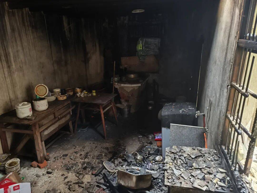 请告诉家里的老人<strong></p>
<p>币率兑换</strong>，这些“方便”咱不能图！