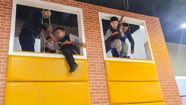 “泉民消防<strong></p>
<p>币对</strong>，生命至上”山东师范大学附属小学2024级7班雏鹰小队活动举行