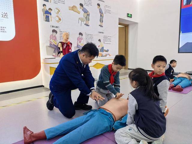 “泉民消防<strong></p>
<p>币对</strong>，生命至上”山东师范大学附属小学2024级7班雏鹰小队活动举行