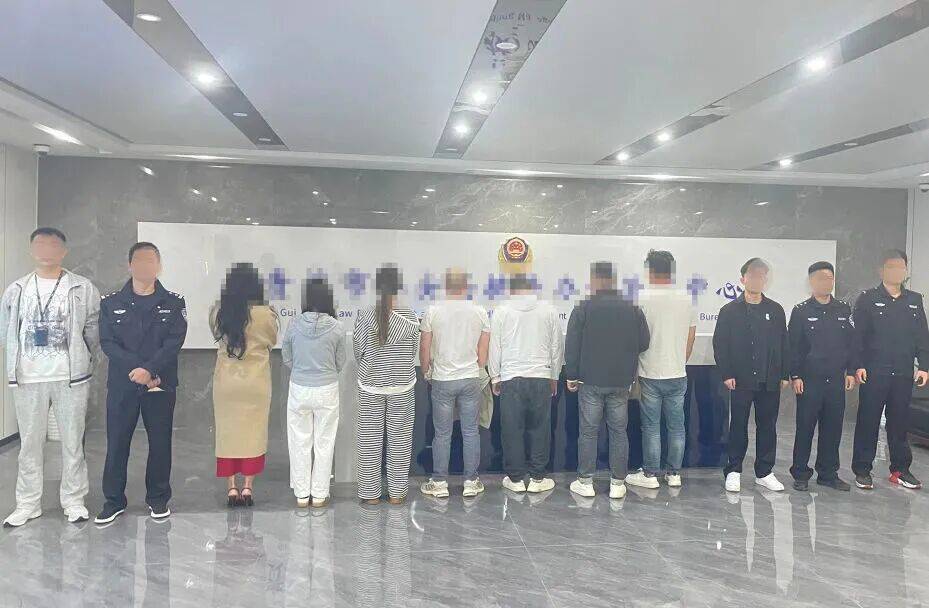 突击清查<strong></p>
<p>杀马特</strong>！KTV包厢内四男三女被控制