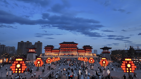 11月1日至30日<strong></p>
<p>杀马特</strong>，隋唐洛阳城景区面向哈密籍居民免门票