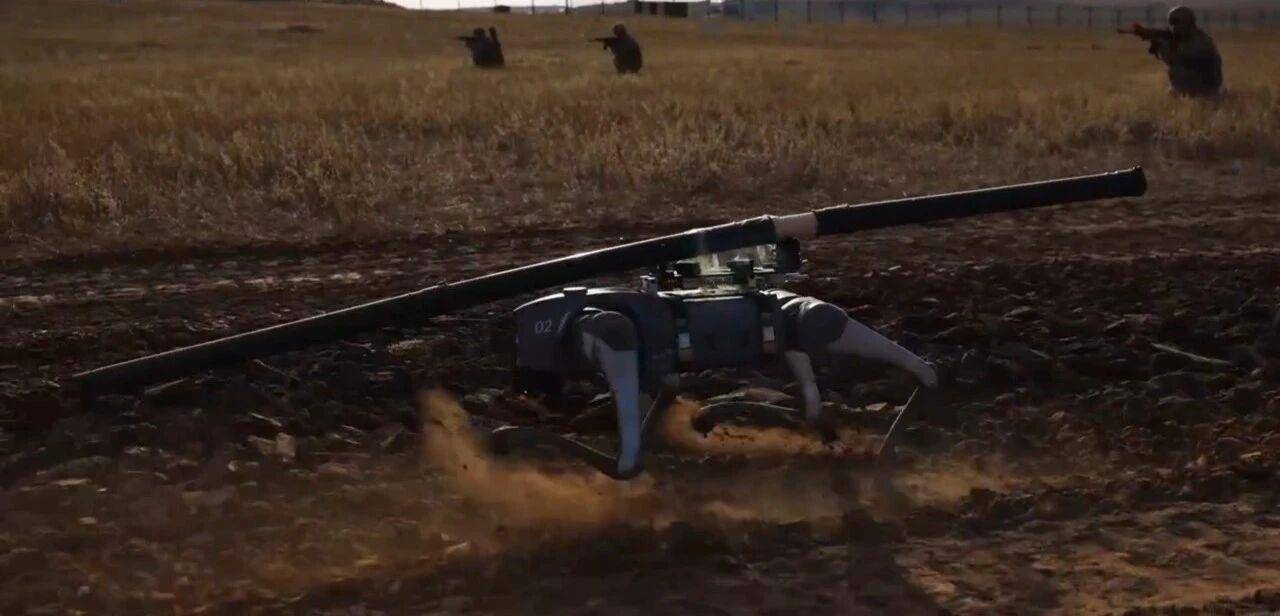 大场面！机器狗、无人机开路<strong></p>
<p>特币</strong>，实兵对抗演练画面公布