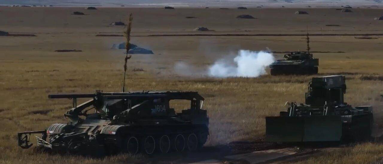 大场面！机器狗、无人机开路<strong></p>
<p>特币</strong>，实兵对抗演练画面公布