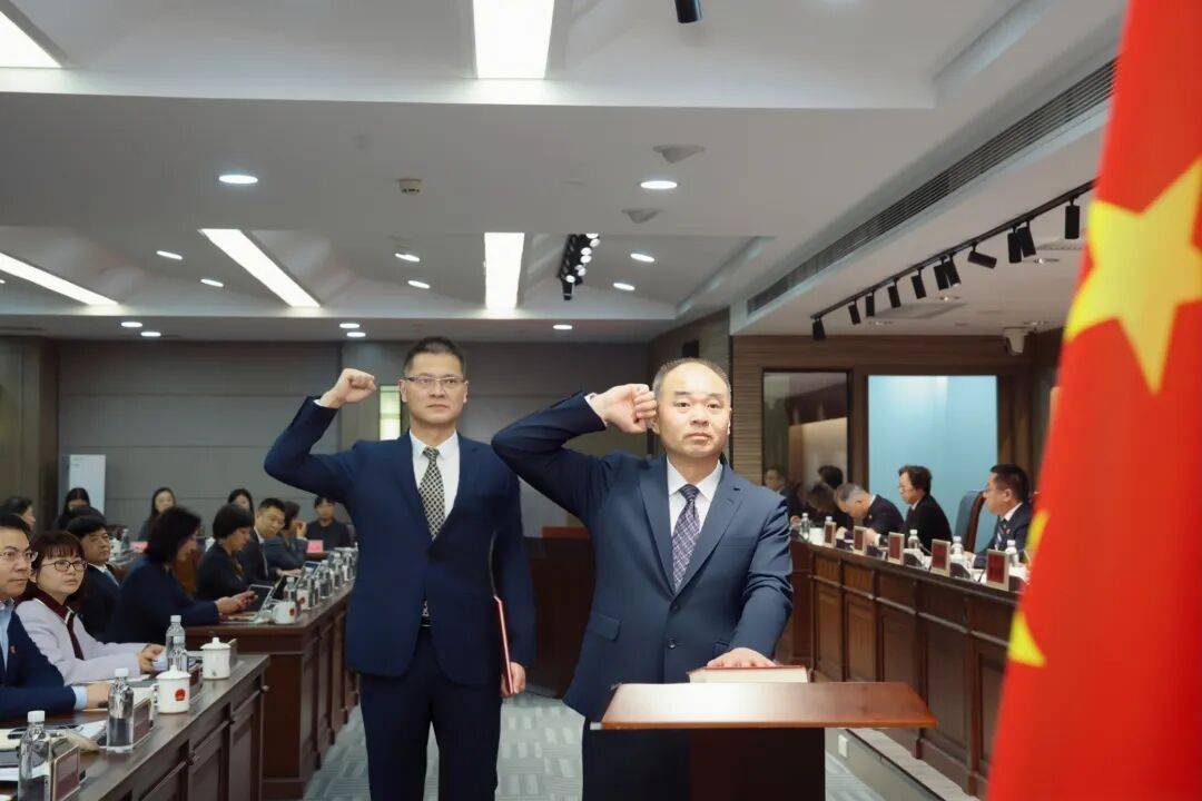 苟如虎<strong></p>
<p>客币</strong>，从甘肃履新上海