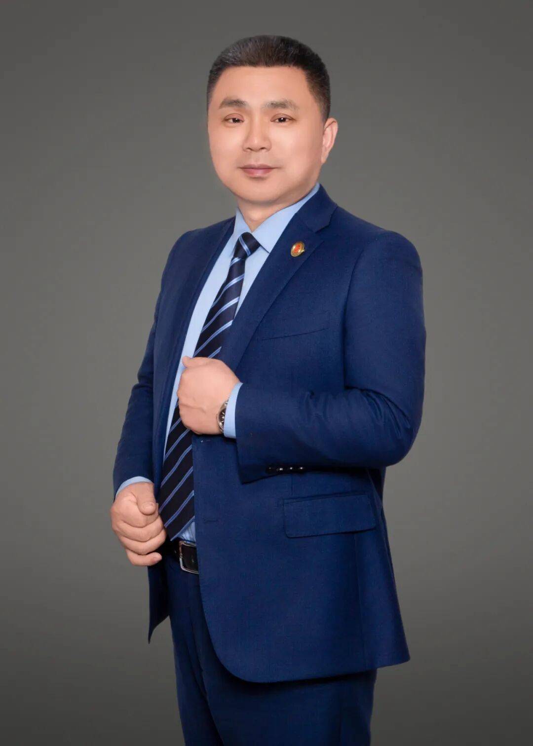 二姐夫帮忙装修房子<strong></p>
<p>客币</strong>，铺瓷砖后卷走3万多装修款，这是违约还是诈骗？