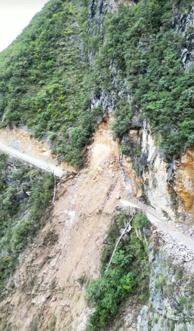 重庆网红“挂壁公路”垮塌<strong></p>
<p>客币</strong>，附近村民外出绕行已半月盼修复，当地：已完成排危，正在修