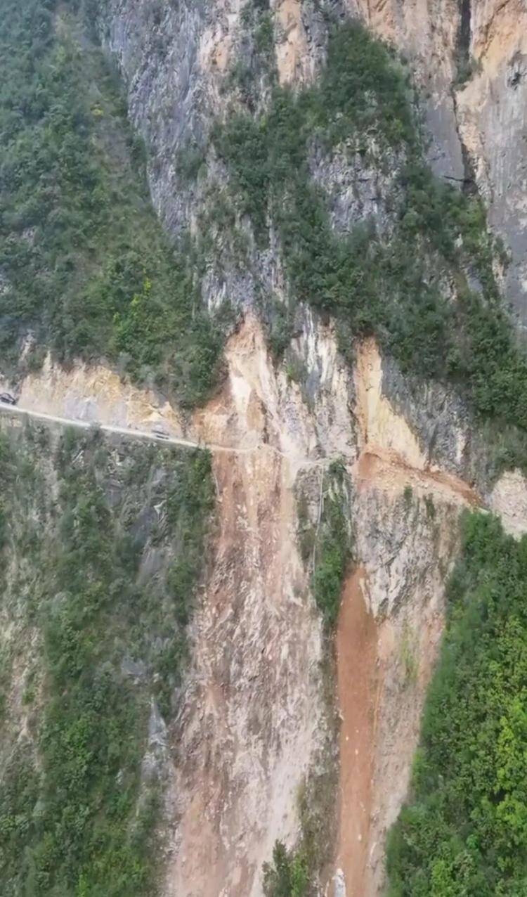 重庆网红“挂壁公路”垮塌<strong></p>
<p>客币</strong>，附近村民外出绕行已半月盼修复，当地：已完成排危，正在修