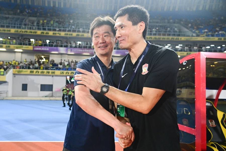 全球选聘四个月<strong></p>
<p>客币</strong>，招来只有一年执教经历的本土教练，国足新帅竟是邵佳一