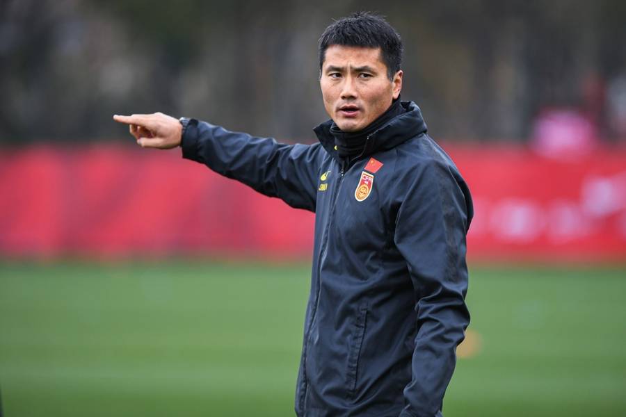 全球选聘四个月<strong></p>
<p>客币</strong>，招来只有一年执教经历的本土教练，国足新帅竟是邵佳一