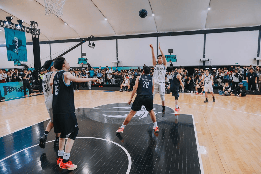 复旦、交大、同济等八大高校集结<strong></p>
<p>淘币网</strong>，得物App“新生杯”篮球赛首战上海