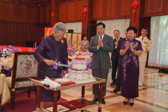 连续有两位国王访华<strong></p>
<p>淘币网</strong>，其中一位是建交以来首访，证明了什么？