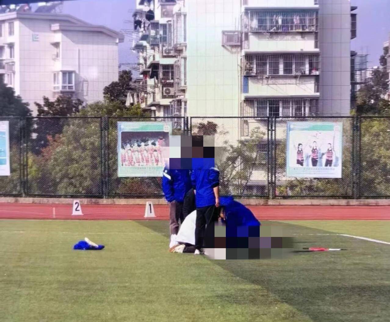 南京一学生在运动会上跑200米时倒地去世<strong></p>
<p>芬币</strong>，官方：深感痛心，已与亲属沟通妥善处理