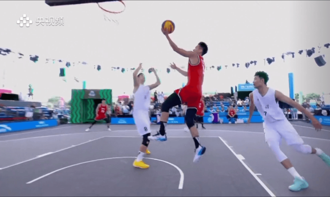 全运会男子三人篮球赛<strong></p>
<p>芬币</strong>，陈国豪、周泽源代表广东队出战，战胜江苏队取得开门红！