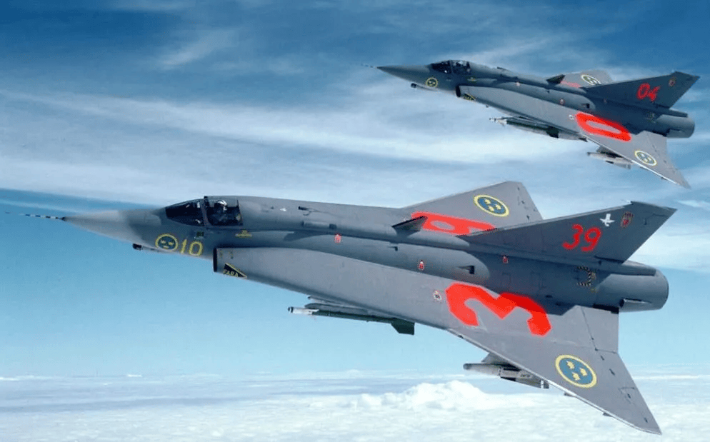 仅一千万人的北欧小国<strong></p>
<p>芬币</strong>，二战坚持中立，至今让对手不敢入侵