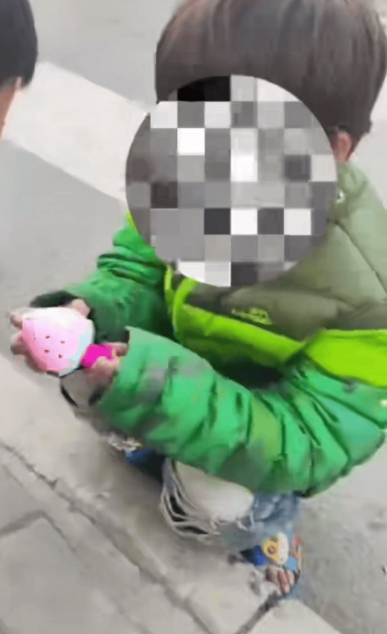 当地妇联回应“妈妈去世<strong></p>
<p>芬币</strong>,8岁女孩冬天穿拖鞋外出”:已联合民政等部门介入帮扶