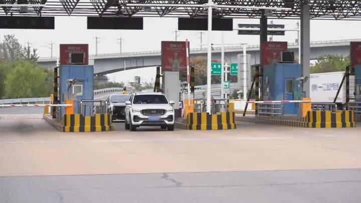 扬州一女子刷短视频惹祸：偷偷去银行取了6万现金<strong></p>
<p>虚拟币买就跌</strong>，结果……