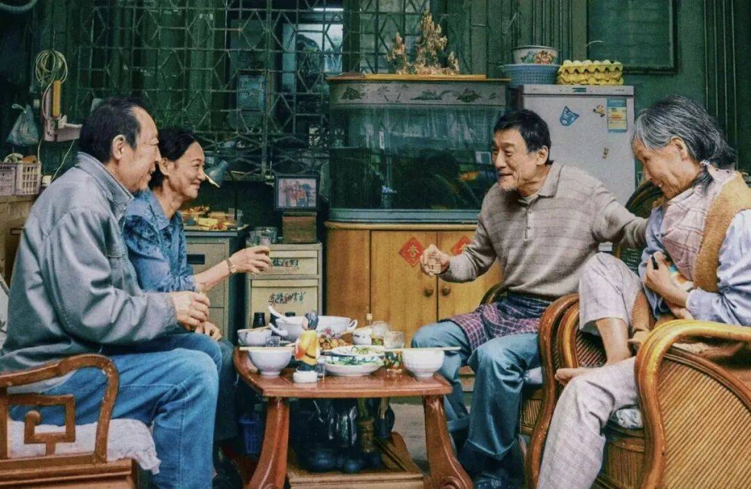 第一批丁克老后<strong></p>
<p>虚拟币买就跌</strong>，“伴侣能陪一程，但最后都要靠自己”