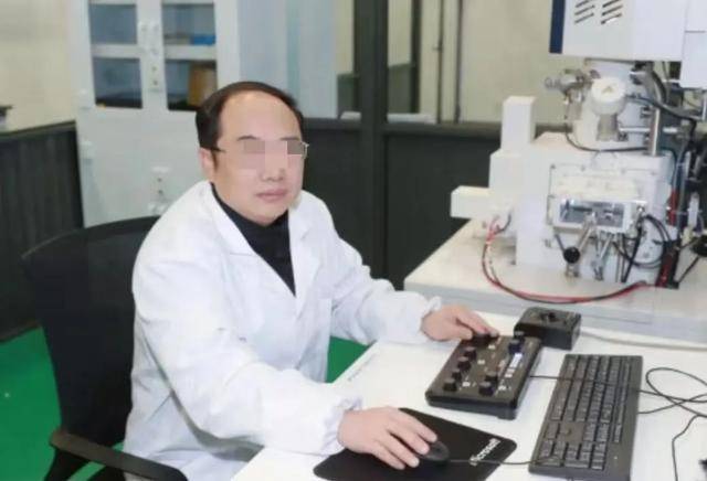 200多万买别墅<strong></p>
<p>虚拟币买就跌</strong>，大骗子郭某：叫我教授！