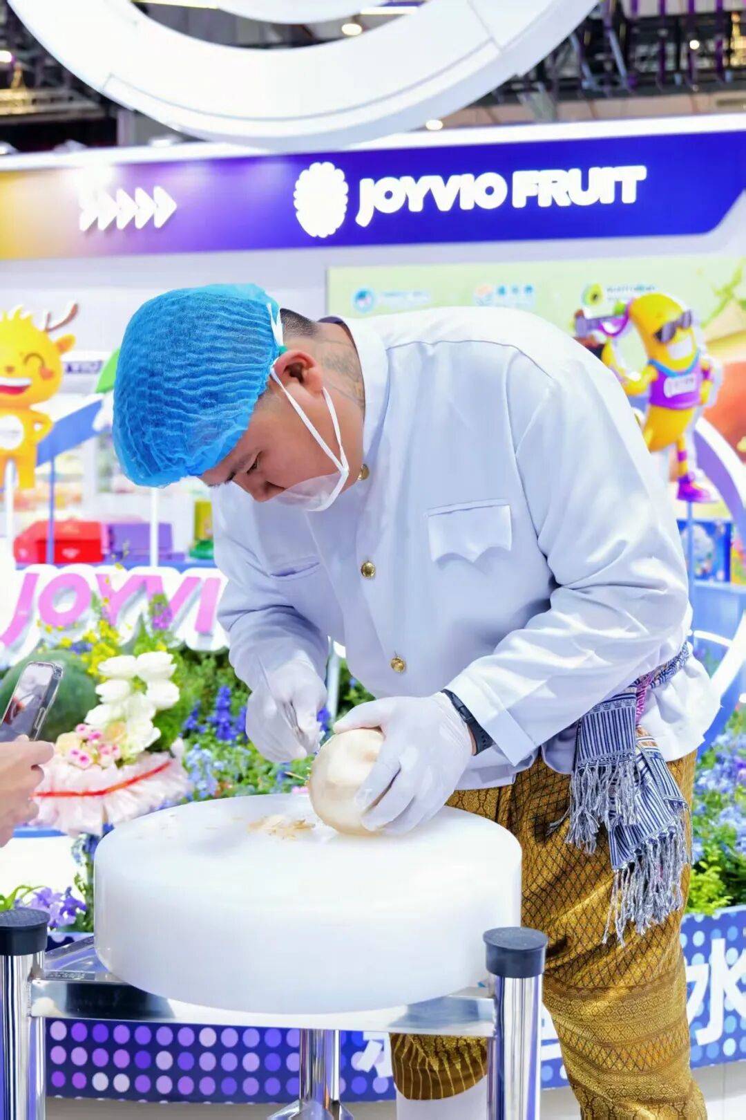 椰子水之外<strong></p>
<p>每天送虚拟币</strong>，大公司争夺40亿元生椰市场