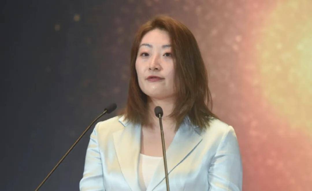宗馥莉卸任娃哈哈集团董事长 年仅31岁许思敏接任全面掌舵