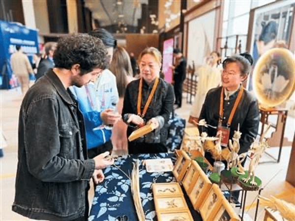 马克龙一路追着它俩<strong></p>
<p>NGS虚拟币</strong>，抢先一步要访华！