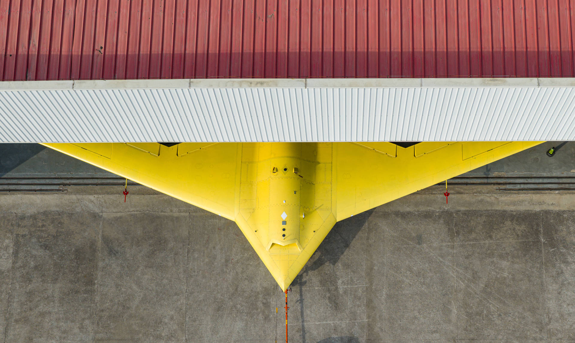 多张高清大图<strong></p>
<p>虚拟币BKI</strong>！新型高空高速长航时无人机彩虹-7近日成功首飞