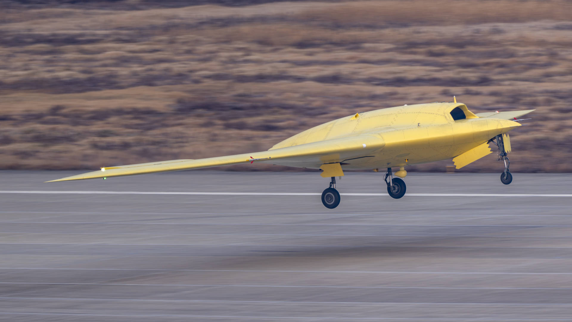 多张高清大图<strong></p>
<p>虚拟币BKI</strong>！新型高空高速长航时无人机彩虹-7近日成功首飞