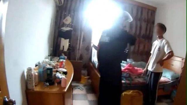 砰！浙江女子刚坐进车里<strong></p>
<p>虚拟币比赛</strong>，一把菜刀砸在眼前，随后剪刀又飞来