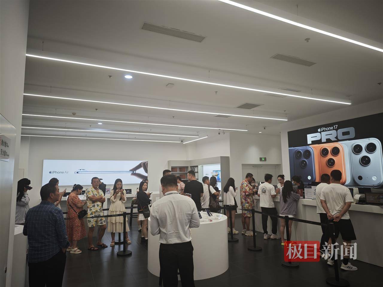 海南封关首日实探三亚免税城：免税价叠加消费券<strong></p>
<p>虚拟币比赛</strong>，苹果手机最高可减2140元