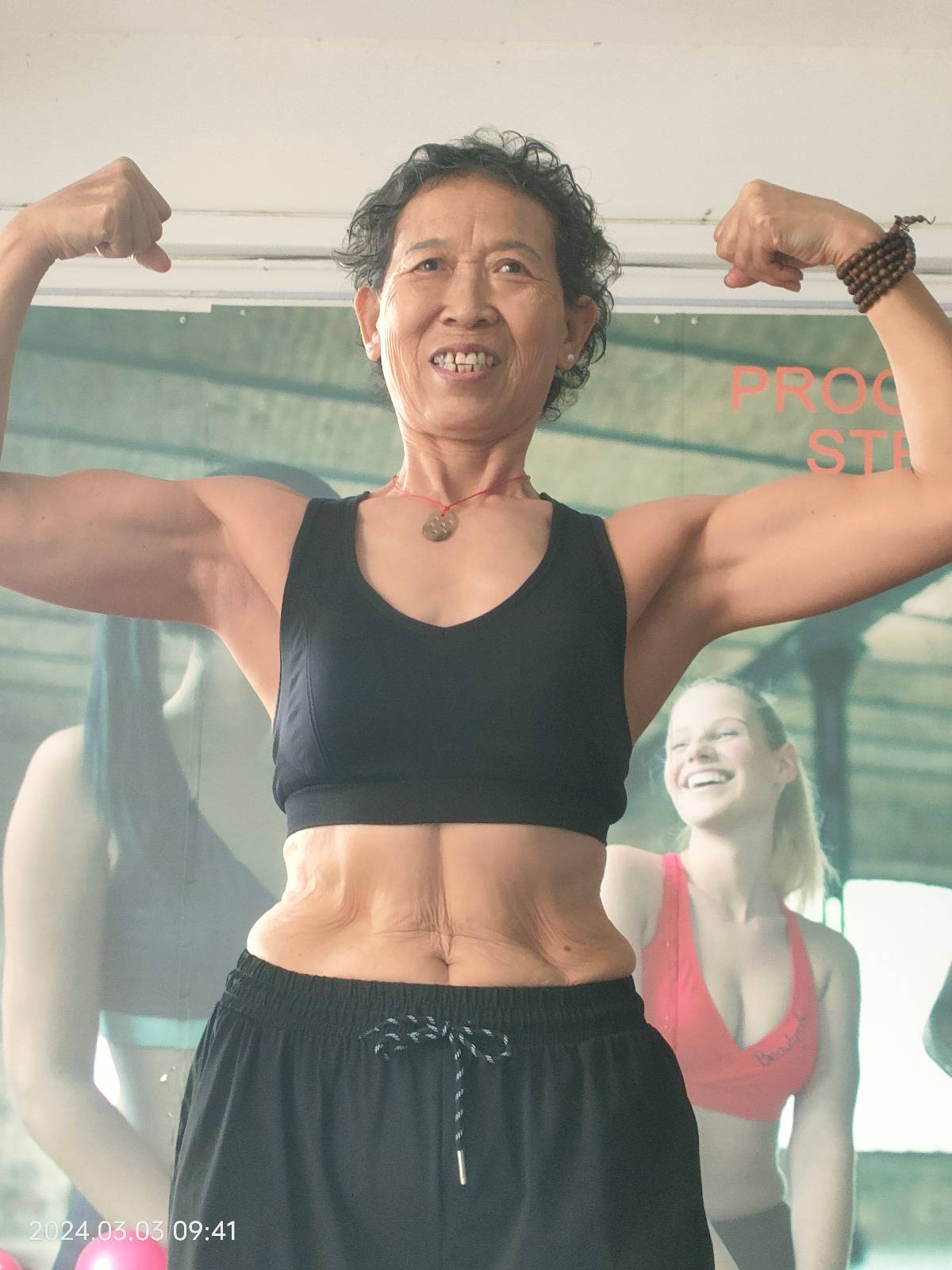 71岁奶奶获健美比赛冠军：被儿媳夸偶像<strong></p>
<p>虚拟币大降</strong>，无视“老了就在家等死”的言论