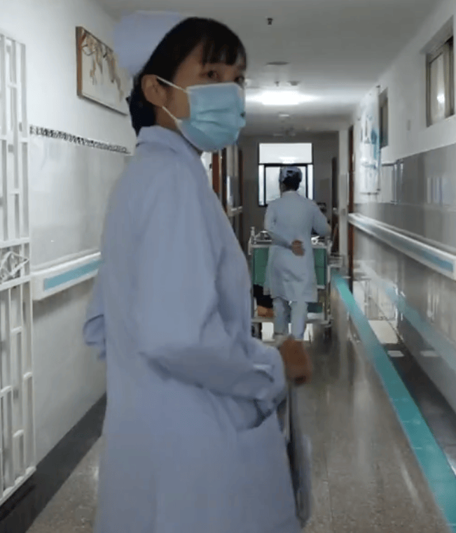 张水华辞职后携老公直播秀恩爱<strong></p>
<p>co虚拟币</strong>，称白岩松是自己恩人