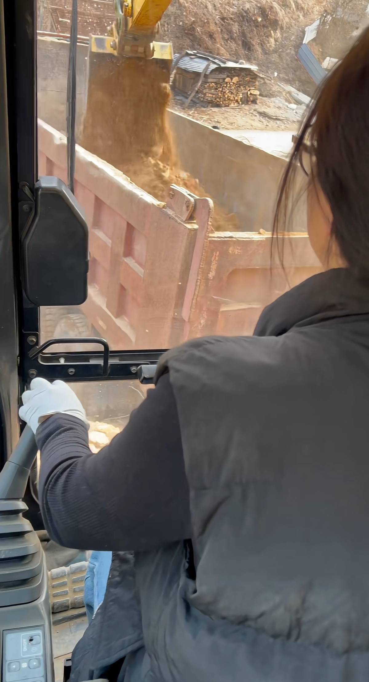 “95后”北漂女程序员辞职回乡开挖机<strong></p>
<p>虚拟币WTZ</strong>,本人发声:正在和父亲学技术,熟练的话准备考证